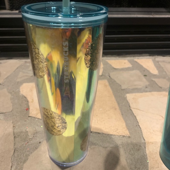 Starbucks cups - Picture 5 of 14